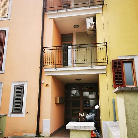 Apartament Santa Eufemia 10min Walk To City & Free Garage Parking